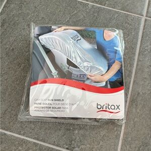 Britax carseat sun shield (NWT)